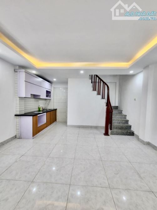Nhà Đẹp Mỹ Đình Ở Ngay- 32M x 5 Tầng - 6.5 Tỷ - Ngõ nông - Ô tô đỗ Gần