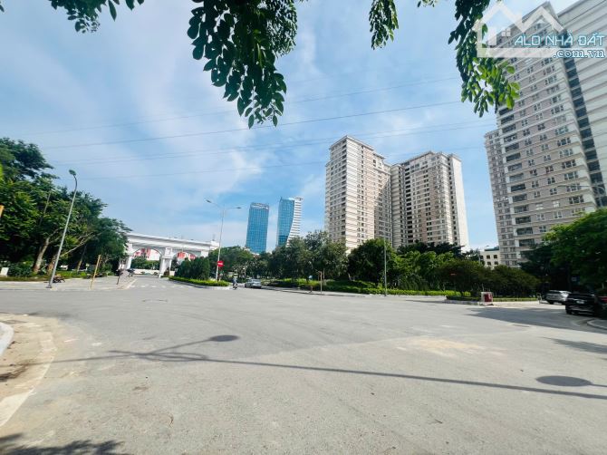 Siêu đẹp biệt thự Solasta Mansion Dương Nội 170m2x4T MT8.5m thang máy nội thất xịn