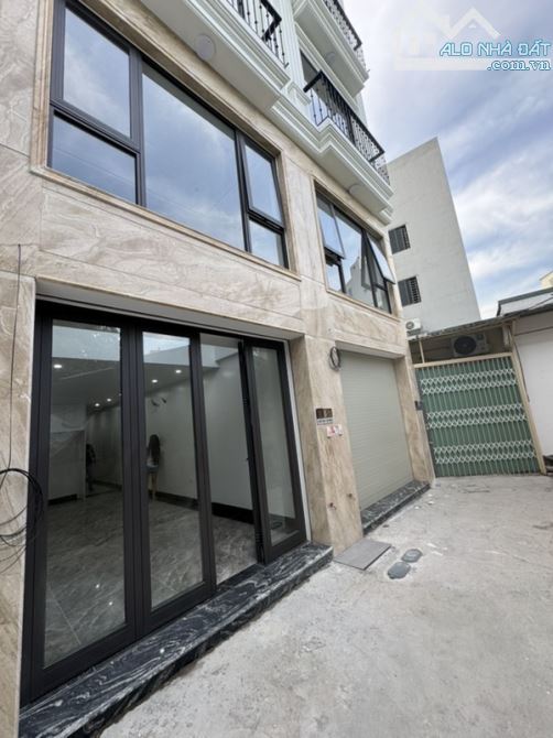 Bán nhà riêng TĐC Giang Biên, Long Biên 45m2, 6 tầng thang máy, ô tô đỗ cửa, giá 8,52 tỷ