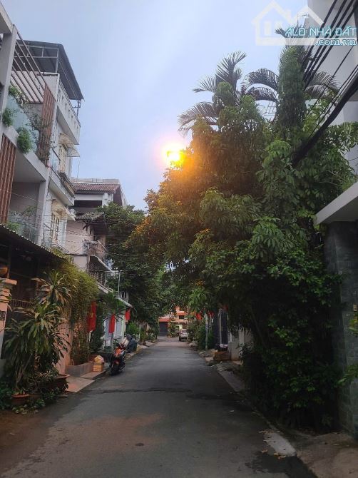 Khu Bàu Cát - 60m2 ngang khủng gần 6m - 3 Tầng - đường xe hơi