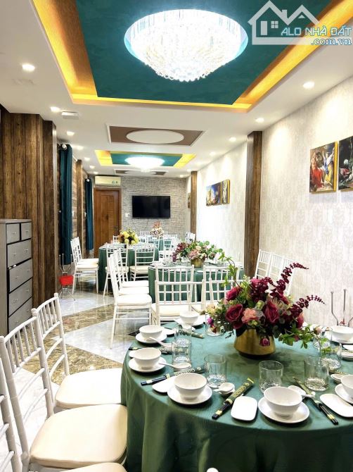 Giảm sâu 90 tỷ bán nhà siêu vị trí MT Cách Mạng Tháng 8 Q.1 - 8.5x16m 5 tầng HĐT 3 tỷ/năm.