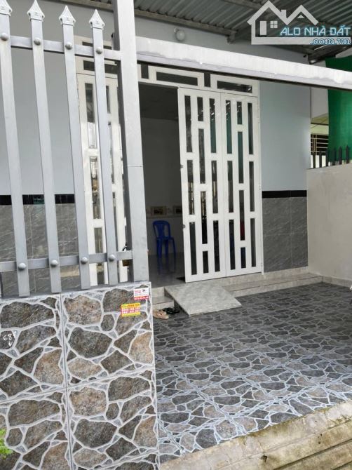 Bán nhà 100 m2 hẻm 286 đường CMT8 gần chợ An Thới