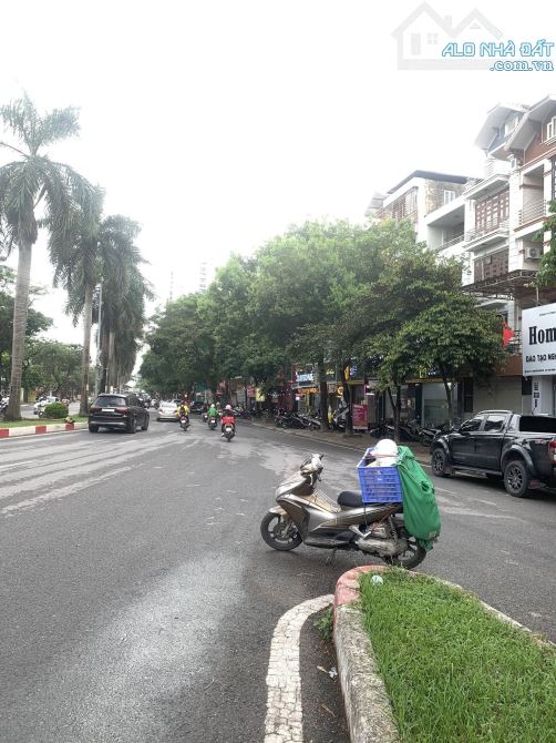 Siêu phẩm Nguyễn Khuyến, Hà Đông 110m2 6 tầng thang máy, ô tô tránh kinh doanh 2 mặt đường