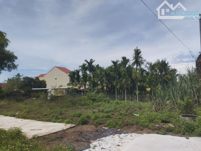 Bán 2 lô đất  gần trạm y tế xã Tịnh Ấn Tây