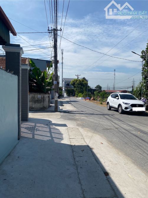 Bán gấp căn nhà tâm huyết tại Đông Hợp ,Đông Hưng. Diện tích 107m2 . nhà 3,5 tầng .Giá chỉ