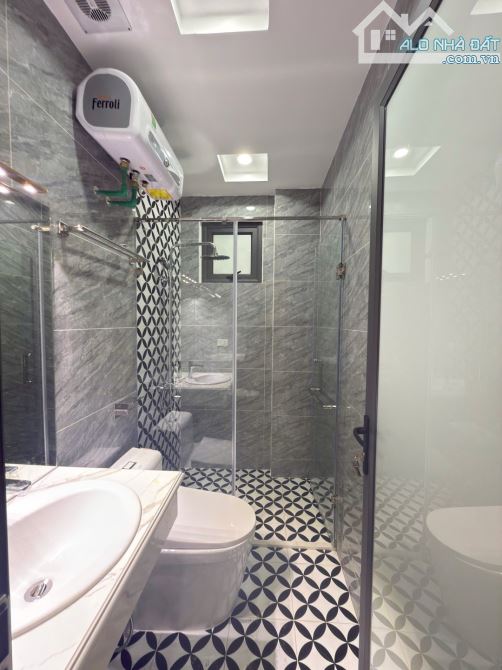 Bán nhà riêng quận Cầu giấy 60m2, xây 4 tầng sổ đỏ chính chủ