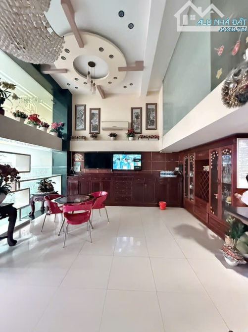 KHÁCH SẠN NGUYỄN THÁI BÌNH - TÂN BÌNH - 150m2 - 8 TẦNG