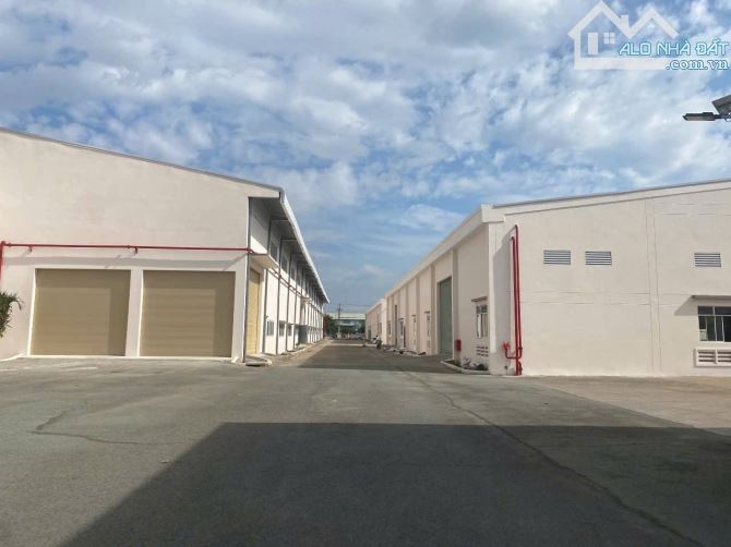 Cần Bán Hoặc Cho thuê 15.600 m2 Nhà XƯỞNG mới trong KCN Bến Cát Bình Dương