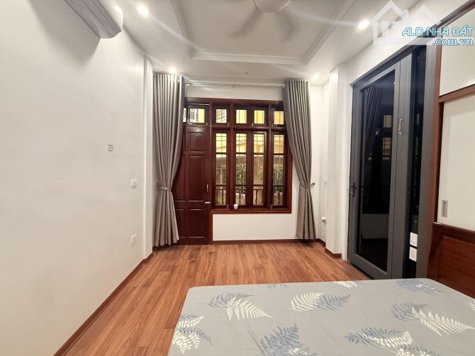 CẦN BÁN GẤP NHÀ ĐẸP PHỐ HÀO NAM - DT 38M2 - 4 TẦNG - MT 4M - GIÁ 9.55 TỶ