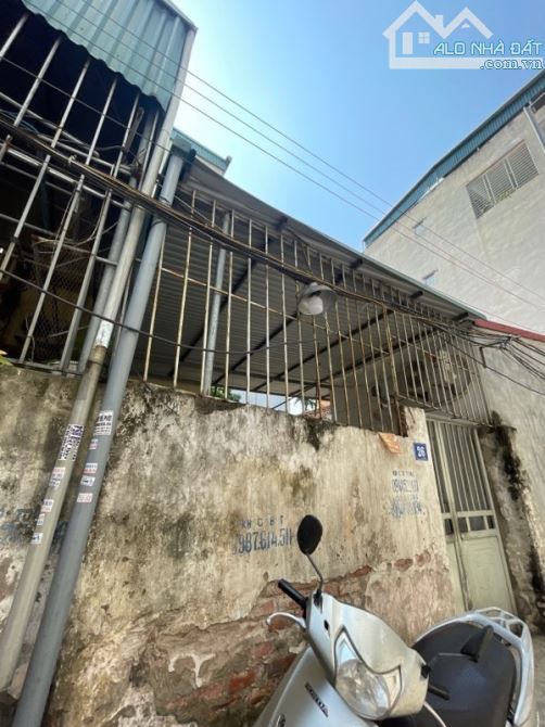 Bán đất Xuân Thuỷ - CG, 82m2, MT 10m, gần ôtô , sổ vuông đẹp, xây CCMN thì máy in tiền,18T