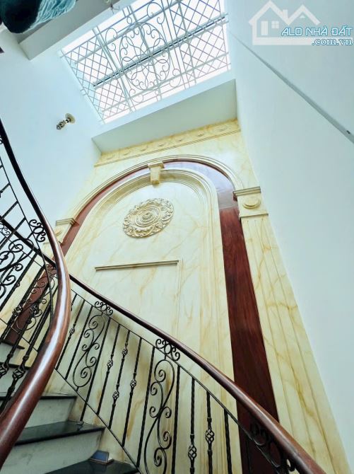 Nhà bán: đường Ba Vân. Q Tân Bình. DTSD 80m2. 3 tầng. Giá 14,9 tỷ - 10