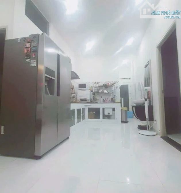 Chỉ 15,4 tỷ. Dt: 100m2 Hxh cmt8. Ngay tòa nhà Viettel, ngã 6 dân chủn chủ - 11