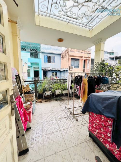 Nhà bán: đường Ba Vân. Q Tân Bình. DTSD 80m2. 3 tầng. Giá 14,9 tỷ - 11
