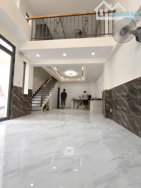 Bán Nhà 4x12.5m, 3 tầng, Hẻm Xe Hơi, Thị Trấn Nhà Bè, Nhà Mới, Giá 5.1 Tỷ. - 1