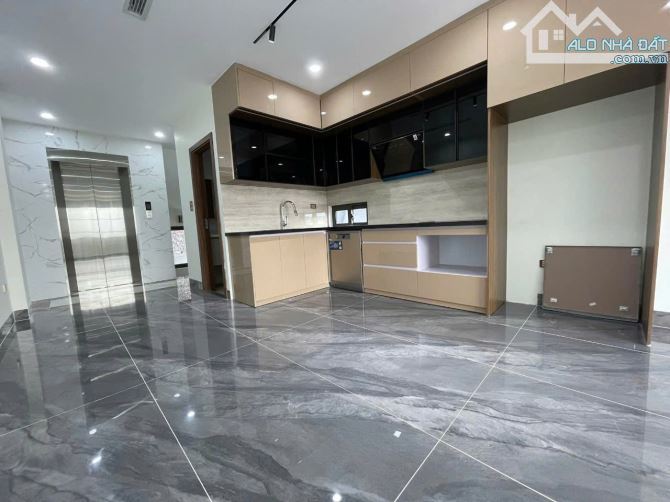BÁN NHÀ  NGÃ TƯ SỞ, THANH XUÂN, MỚI 6 TẦNG THANG MÁY, KINH DOANH TỐT, DÒNG TIỀN ỔN ĐỊNH - 1
