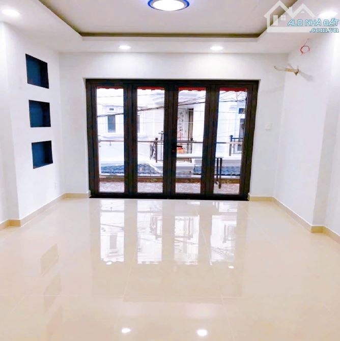Bán nhà 4 Tầng hẻm Cách Mạng Tháng Tám, QUẬN 10, DT 3.3 x 12.7 m, Giá 8 tỷ - 1