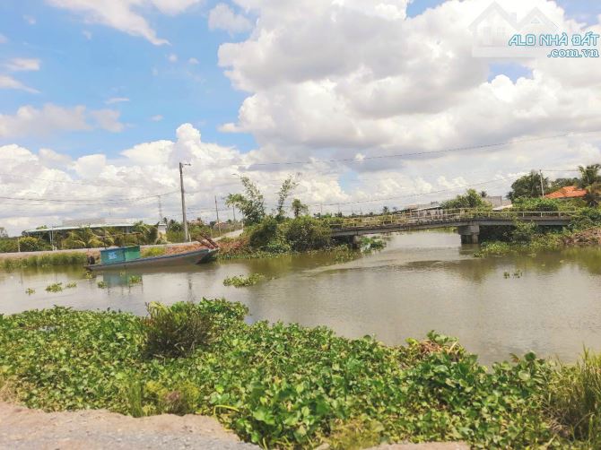 Quá ngộp, 1068m2 đất vườn 20x 53m, View kênh chỉ 820tr - 1