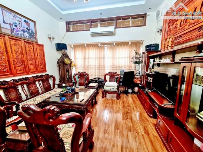 Bán nhà Khuất Duy Tiến, mặt ngõ như phố, vỉa hè rộng, 40m2, hơn 16 tỷ - 1