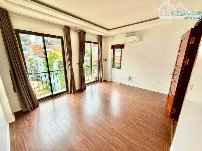 🎯SIÊU PHẨM! Bán nhà Bồ Đề – Long Biên – 3 ô tô tránh - thoáng 2 mặt – 47m²– chỉ 10.5 TỶ💰 - 1