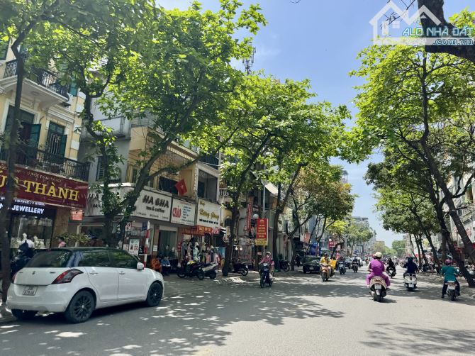 Nhanh tay, Mặt phố Ngọc Lâm, 5 tầng thang máy, Dòng tiền 50tr/ tháng, 55m2 - 17.x tỷ - 1