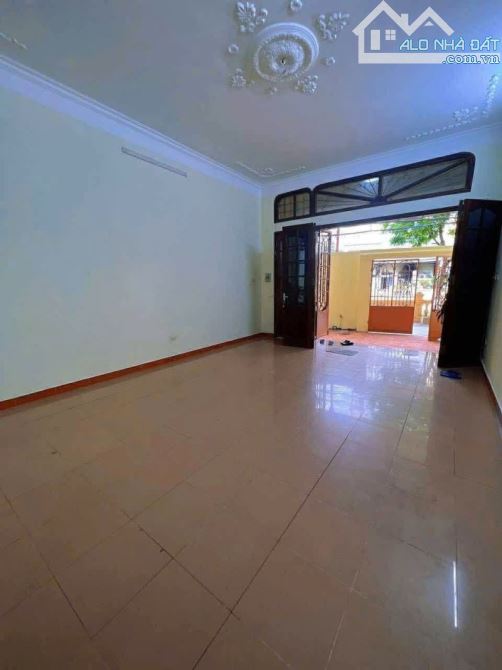 HOÀNG QUỐC VIỆT  - CẦU GIẤY – Ô TÔ VIEW HỒ - 101 M2 – 4 TẦNG – MẶT TIỀN 5.2 M – GIÁ 30.8 T - 1