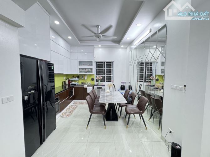 Bán nhà phố Kim Đồng , phân lô , ô tô đỗ cổng dt 55m x4T x 14 Tỷ - 1