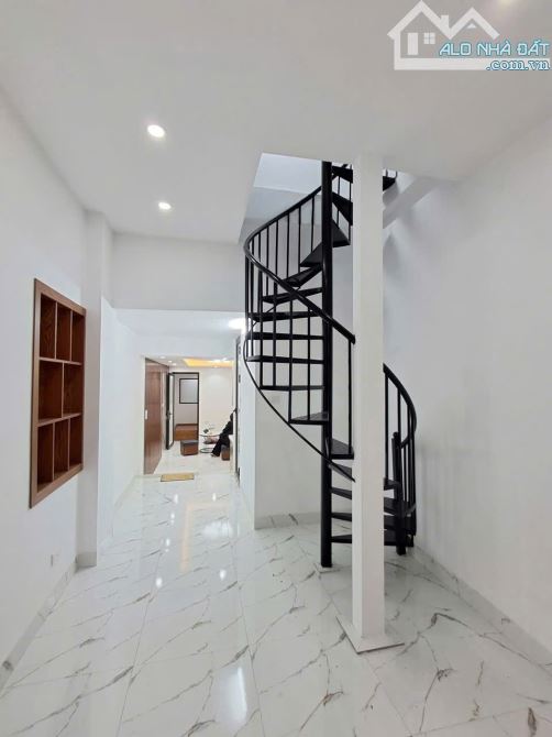 GIẢM SÂU CHỈ HƠN 5 TỶ NHÀ ĐẸP YÊN LÃNG ĐỐNG ĐA-KINH DOANH-NGÕ THÔNG- 4 TÂNGX50M - 1