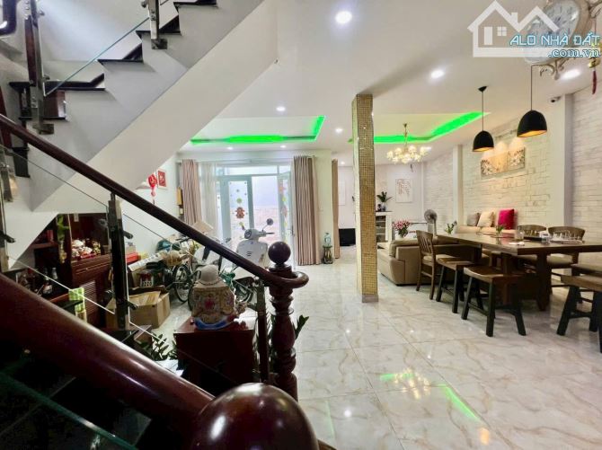 CHÍNH CHỦ CẦN BÁN BIỆT THỰ MINI DTSD 200M2 TÔN THẤT THUYẾT Q.4 GIÁ 7TYXX - 1