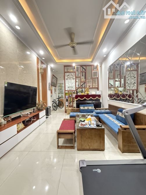 NHÀ ĐẸP Ở LUÔN - NGUYỄN VIẾT XUÂN - LÊ TRỌNG TẤN - #TRUNG_TÂM_THANH_XUÂN - CHỦ TẶNG FULL N - 1