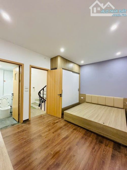 BÁN NHÀ RIÊNG PHỐ LÊ THANH NGHỊ - 5 TẦNG 3 NGỦ - NHÀ ĐẸP ĐỦ NỘI THẤT - SĐCC - 1