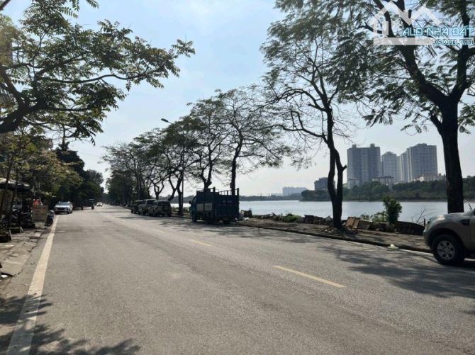 Bán nhà 75m2 căn góc view vườn hoa,ô tô tránh đỗ gara mặt tiền lớn cạnh Hồ Linh Đàm - 1