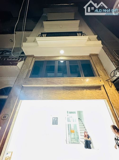 Bán nhà Hoàng Quốc Việt, DT 60m x 6 tầng, mặt tiền 5m, giá 25.5 tỷ. ( có thương lượng) - 1