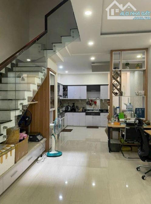 Khu Bàu Cát - 60m2 ngang khủng gần 6m - 3 Tầng - đường xe hơi - 1