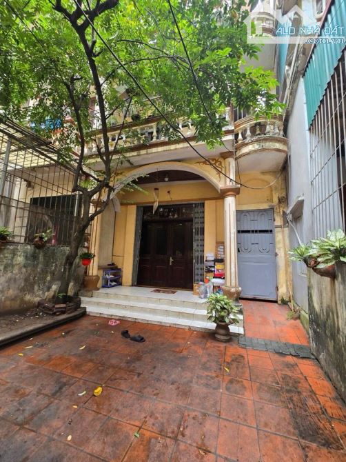 Bán Gấp đất ngay phố Phạm Văn Đồng giáp Cầu Giấy dt 100m2 giá đầu tư - 1