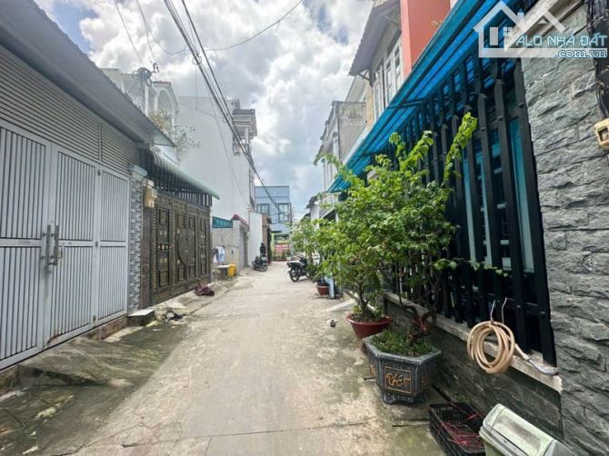 Nhà Cấp 4  Đường Thạnh Lộc 17 P. Thạnh Lộc, Quận.12 dt 113m2 (5,1mx22m) hẻm 5m 💵 5,1 tỷ, - 1