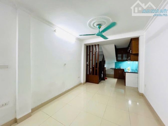 LÊ TRỌNG TẤN, 1 NHÀ RA PHỐ, Ô TÔ KINH DOANH 2 THOÁNG TRƯỚC SAU, SỔ NÉT 40M2 5T GIÁ 13.9 TỶ - 1
