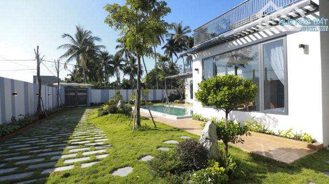 Bán căn villa hồ bơi tại Mũi Né, TP, Phan Thiết, sát biển, nội thất cao cấp - 1