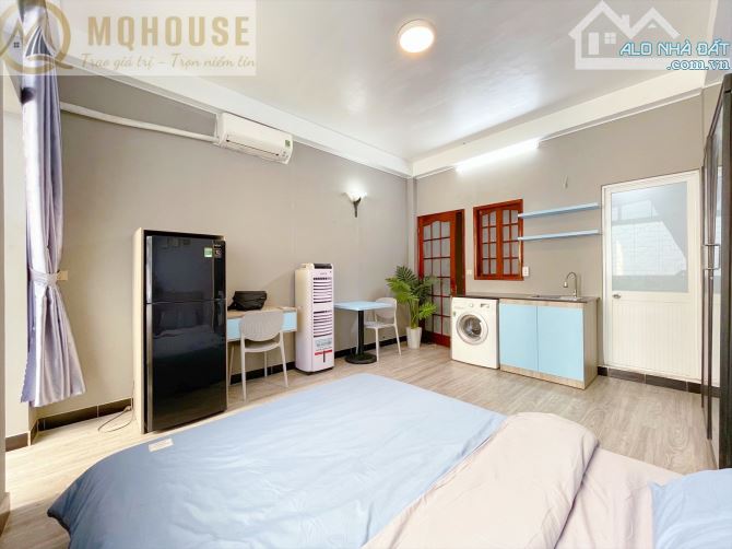 Cho thuê căn hộ Quận 1 full nội thất như hình thang máy - máy giặt riêng - mặt tiền đường - 12