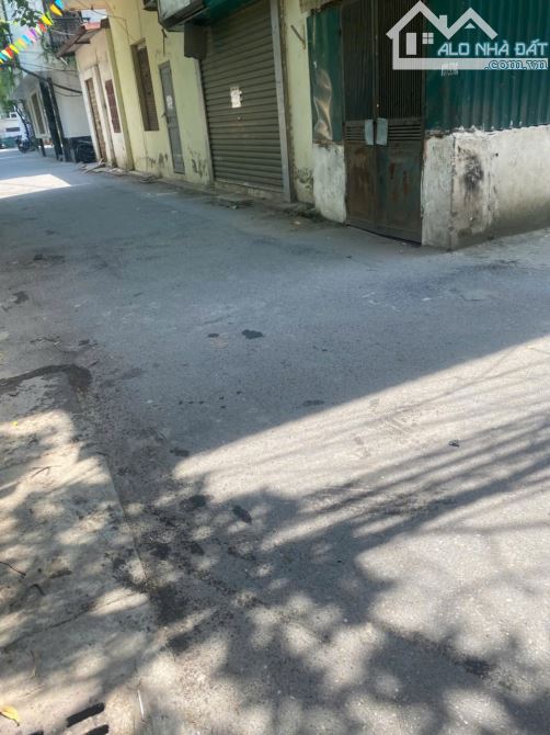 Bán nhà Khuất Duy Tiến, ngõ phân lô ô tô đỗ cửa  DT: 66 m2 x 3,5 tầng chào giá: 16,5 tỷ - 4