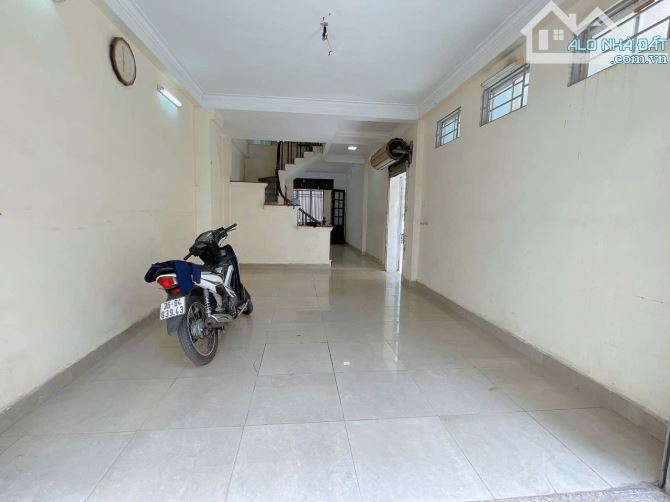BÁN NHÀ PHẠM VĂN ĐỒNG - GARA - 2 Ô TÔ TRÁNH - KINH DOANH - 3 THOÁNG VĨNH VIỄN GIÁ 22.5 tỷ - 2