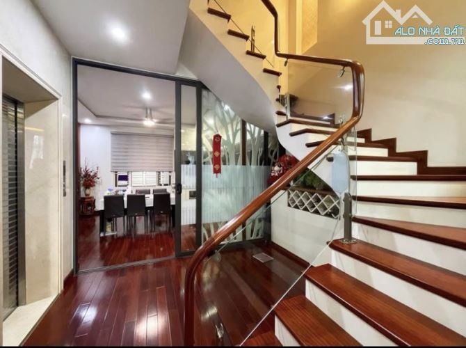 Bán nhà Khuất Duy Tiến, mặt ngõ như phố, vỉa hè rộng, 40m2, hơn 16 tỷ - 2