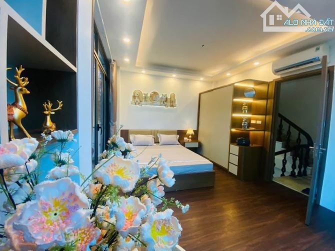 Bán nhà Cầu Giấy lô góc 6 tầng full nội thất - 2 ô tô đỗ cửa - kinh doanh MT6m - hơn 9 tỷ - 2