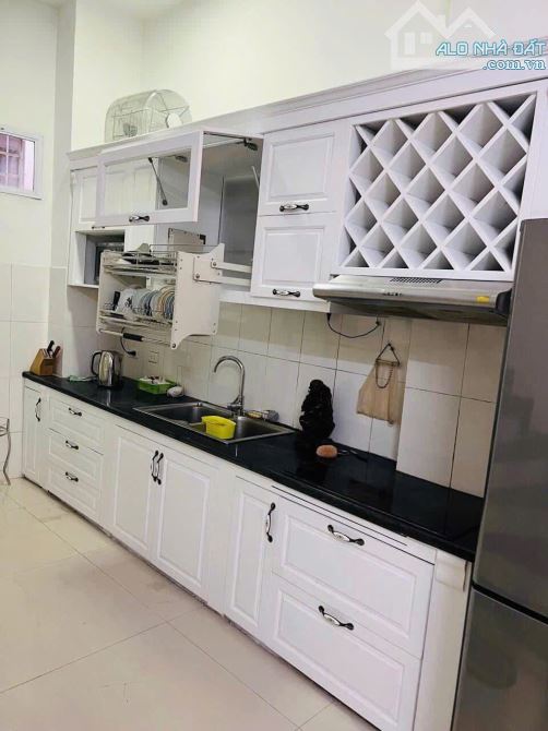 Bán NHÀ ĐẸP Hoàng Quốc Việt 45m x 6T- 8 ngủ-gần phố- gần bãi ô tô- giá chào  9,999 tỷ - 2