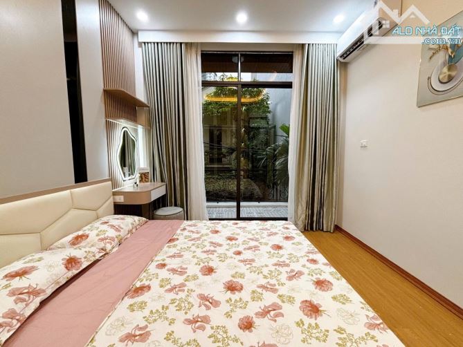 Bán nhà Phố Khương Đình , ngõ thông , ô tô vào nhà , dt 50m x 5 Tx 14,9 Tỷ - 2