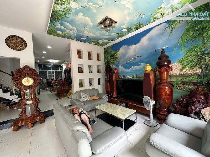 GẤP BÁN! Biệt thự 4 Tầng, gần Chợ Tân Hương,162m2( ngang 7,6m) 6PN.Sổ vuông. - 2