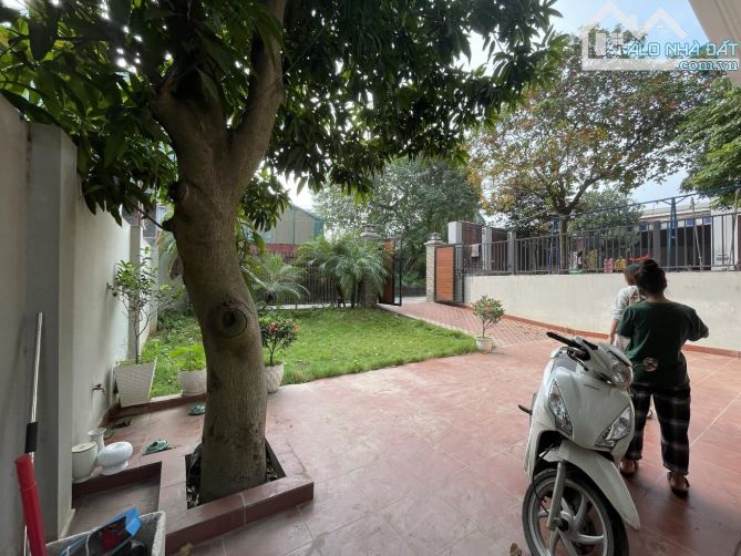 💥🚖💥 Biệt Thự Sân Vườn, 320m, giá 16,8 tỷ, ô tô ngủ trong nhà - 2