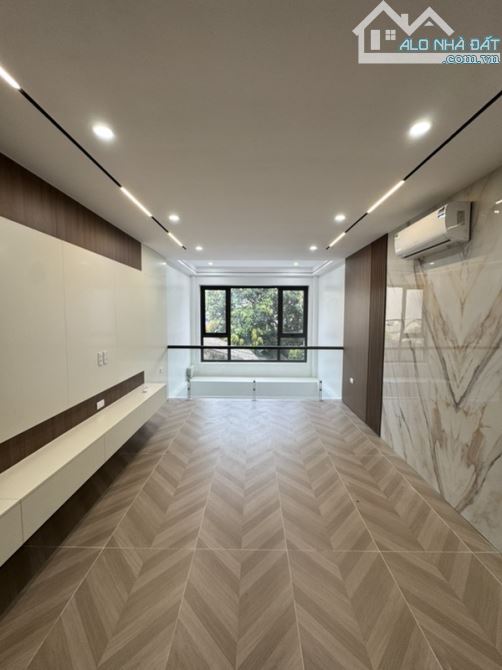 Bán nhà riêng TĐC Giang Biên, Long Biên 45m2, 6 tầng thang máy, ô tô đỗ cửa, giá 8,52 tỷ - 2