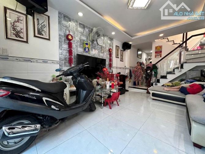Bán nhà Gò Vấp, Hẻm Xe Hơi Trần Bá Giao, P5, 50M², 2 tầng, chỉ 5.25 tỷ TL - 2