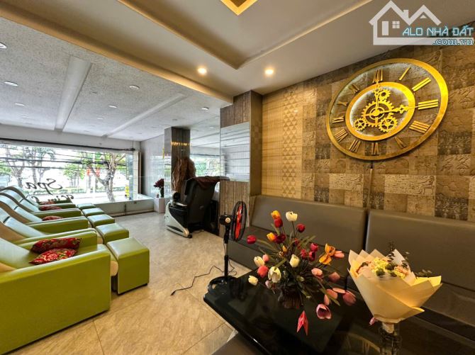 GIẢM MẠNH 14 tỷ BÁN KHÁCH SẠN 11 TẦNG MẶT TIỀN TRẦN PHÚ DT 142M 45 PHÒNG - 2
