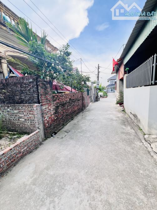 BÁN ĐẤT LIÊN NGHĨA VĂN GIANG-Ô TÔ VÀO NHÀ-MẶT TIỀN RỘNG 6m- DT54m2-2,35 tỷ - 2